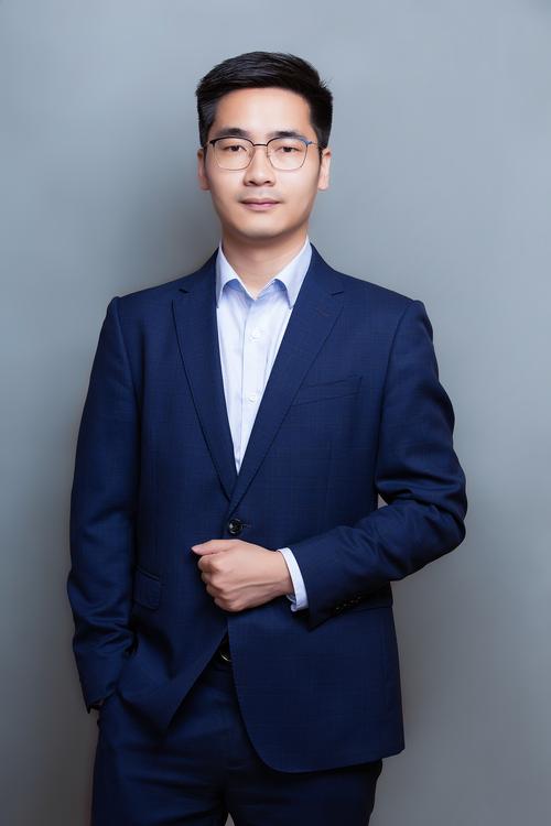 梁现华 包装与印刷设计负责人